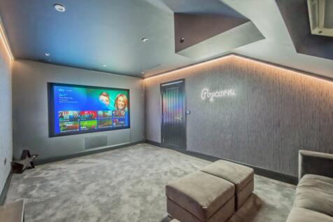 Cinema Room/Bed 5
