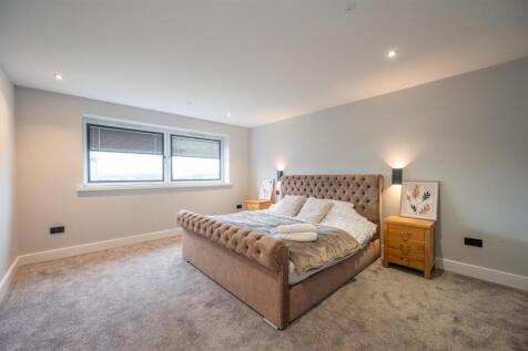 Plot 5 Yacht Haven 25 15.jpg