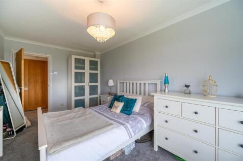 7 Shearwater Court 25 12.jpg