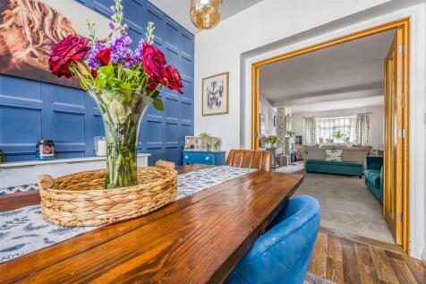 Anarue, Manor Road, Hayling Island-Small-PorticoMa