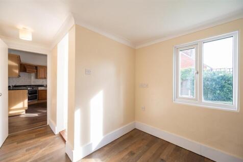 Deansfield Court 23 25.jpg