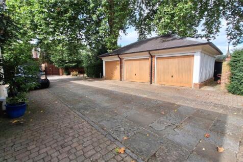 Triple Garage