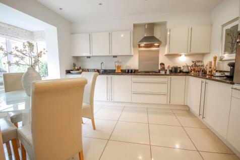 KITCHEN/BREAKFAST ROOM