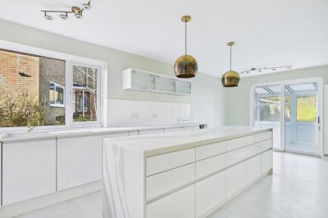 3d77f45e-CAM01085...