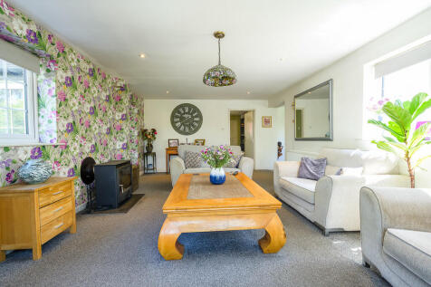 Oaklands Cottage-...