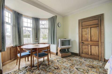 DINING ROOM/ BEDROOM 5