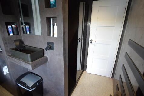 Bath/Shower Room