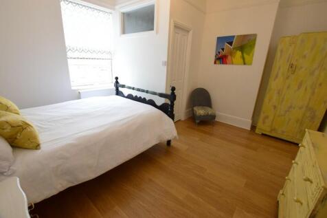 Bed with En-Suite