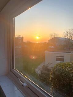 V&#39;s view towards Sea