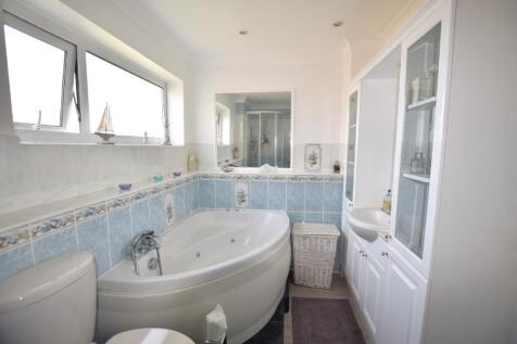 Bath/Shower Room