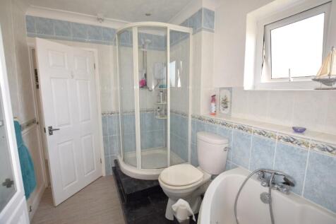 Bath/ Shower Room