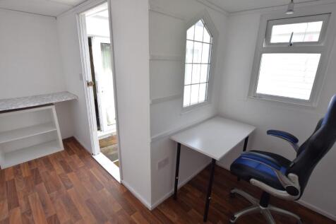 Studio Cabin Room