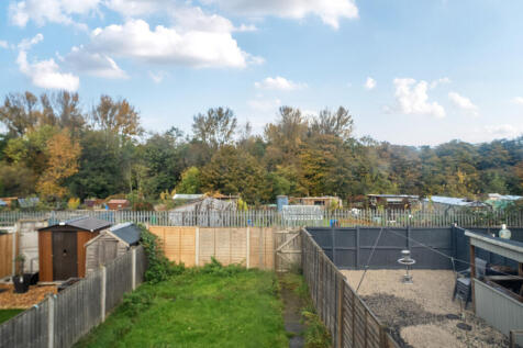 1372735-4-68ff6c7...