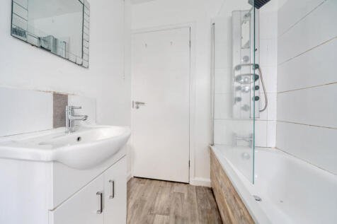 1372735-9-68ff6df...