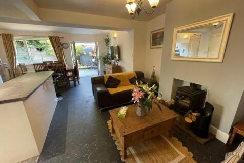 Open plan kitchen diner and living space