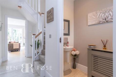 Entrance Hall/WC