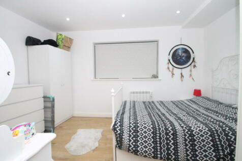 1 Bedroom Flats To Rent In Sutton Surrey Rightmove