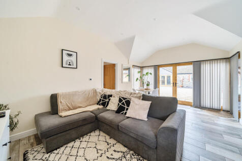 Annexe - Kitchen / Living Room