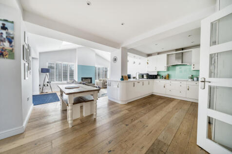 Open Plan Kitchen / Dining Room
