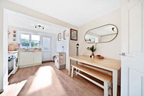Kitchen / Breakfast Room