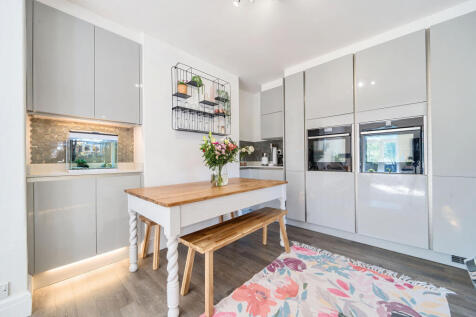 Fitted Kitchen