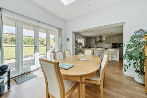 Breakfast / Garden Room