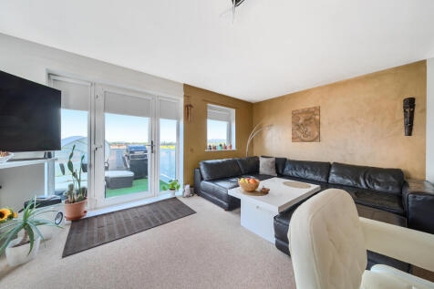 Open Plan Kitchen / Living. / Dining Room