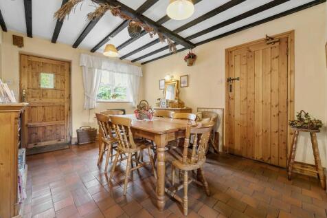 The Chimneys, Sau...