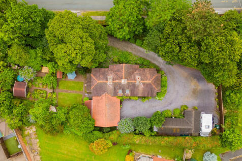 The Chimneys, Sau...