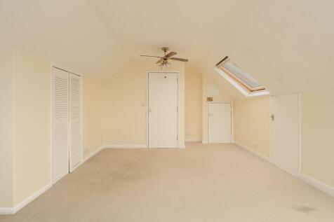 Living Room (view b)