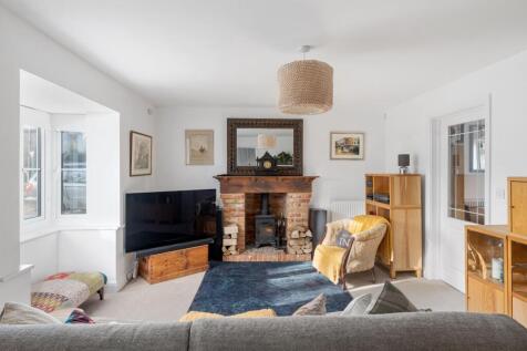 Living Room (view a)