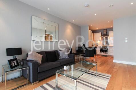 Meridian Plaza 1 beds (9 of 10).jpg