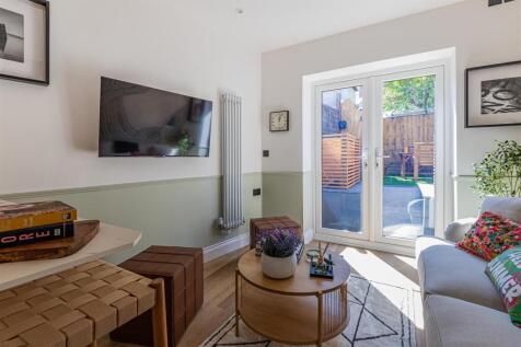 Theodora Street 50-14.jpg