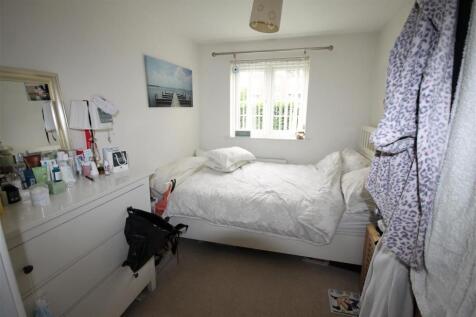 2 Bedroom Flats For Sale In Monton Rightmove