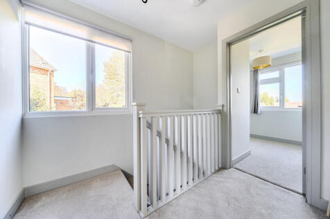 1361272-15-68dbe7...