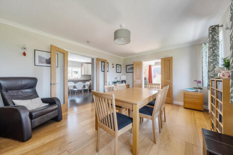 1370387-1-68f0ed2...