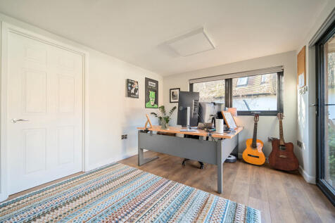 1381118-18-691b11...