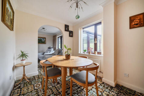 1388748-11-693aeb...