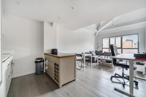 1403941-1-6977a25...