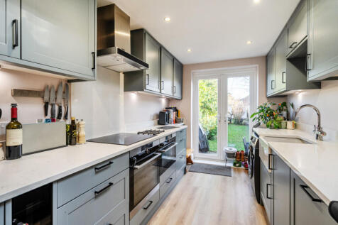 1395855-18-695e5b...