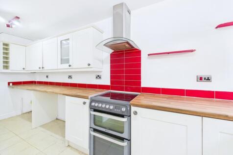 CAM01909G0-PR0449-STILL004