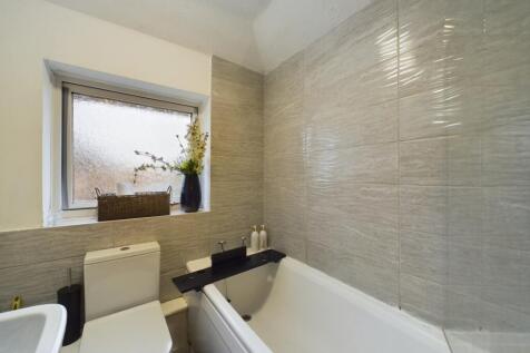 CAM01909G0-PR0108-STILL004