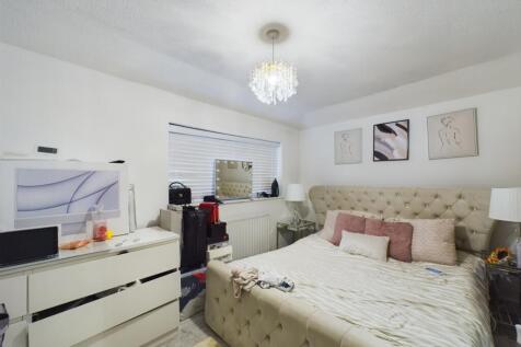 CAM01909G0-PR0108-STILL005