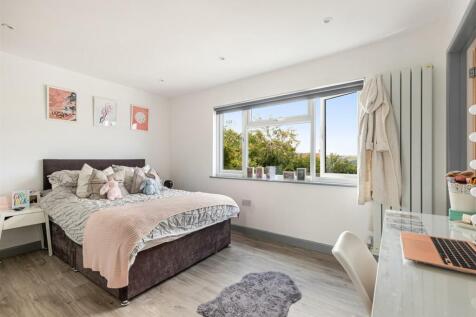 20 Pathfields Bed 2 Dartmouth - 230720.jpg