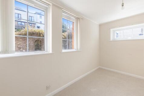 A05 - Curlew, Kingswear, Longford Cottage, Priory 