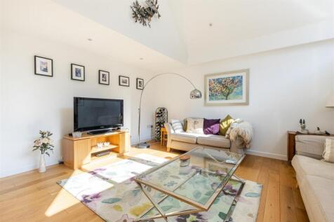 A03 - 4 Westwater Court, Dartmouth, Victoria Road 