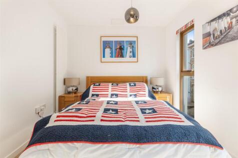 A09 - 4 Westwater Court, Dartmouth, Victoria Road 