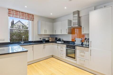 A05 - 24 Foss Street Dartmouth - 241213.jpg