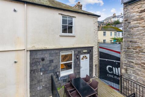 A02 - 24 Foss Street Dartmouth - 241213.jpg