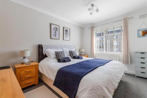 A12 - 2 Clarence House Clarence Street Dartmouth -